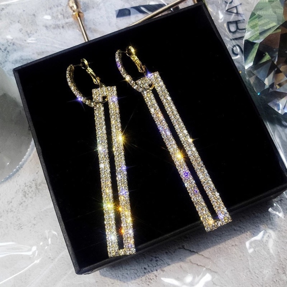 4 for $25 SALE!!!! Rose Gold Rhinestone Earrings - Picture 4 of 7